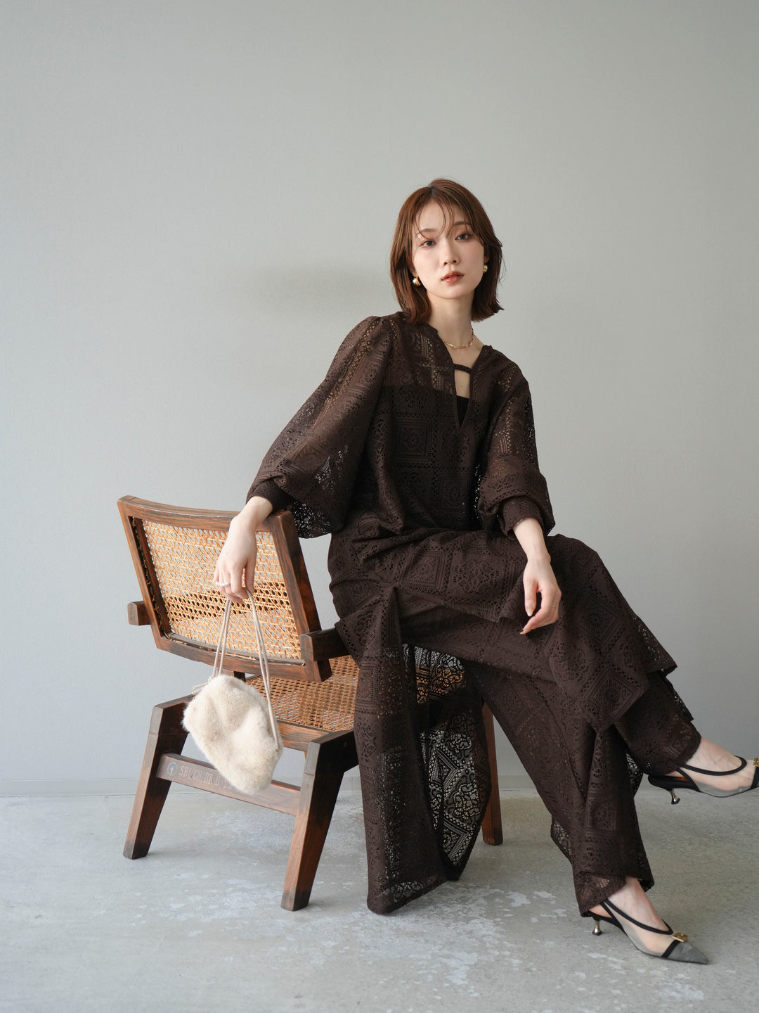 【套裝】塊蕾絲捲袖洋裝+塊蕾絲寬褲（2套）