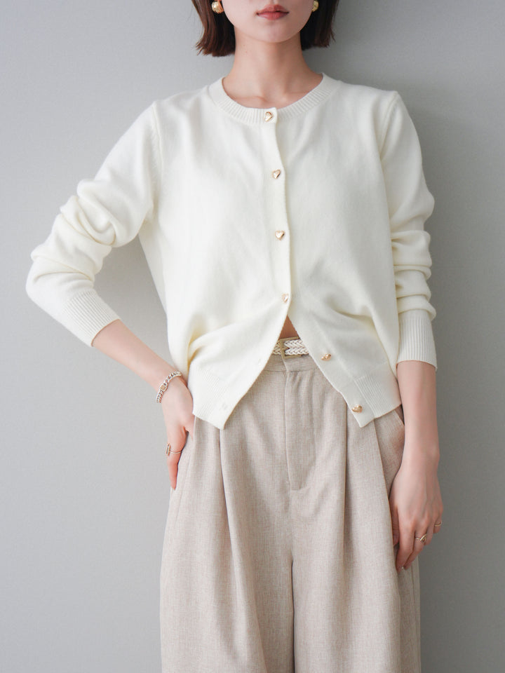 [予約]ハートボタンニットカーディガン/white