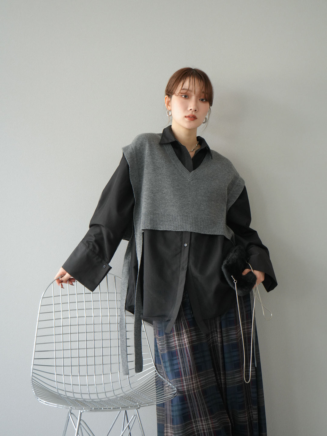 [予約]サイドリボンVネックショートニットベスト/チャコール