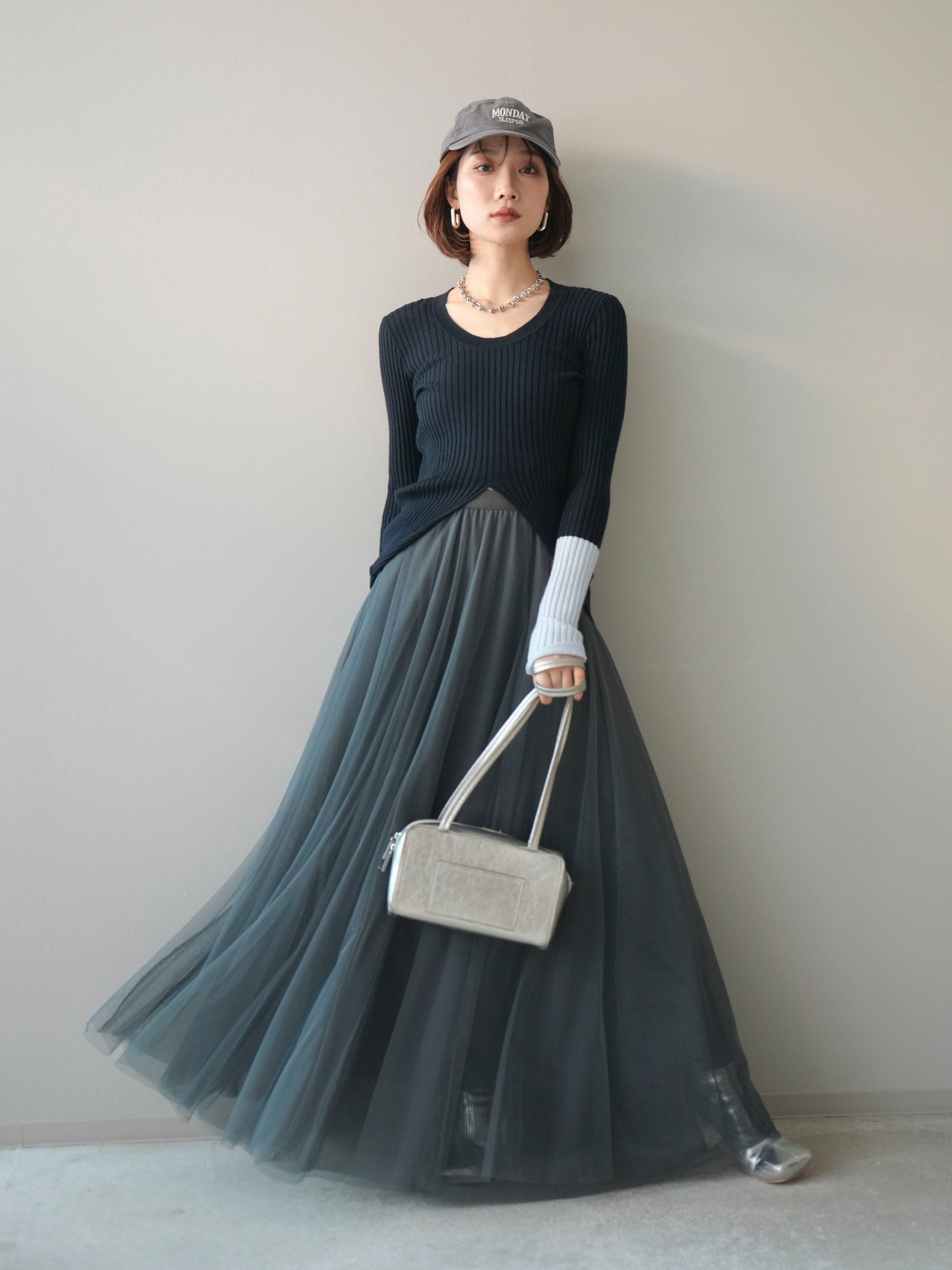 予約]袖配色ランダムリブフロントスリットニットトップス/navy – Lumier