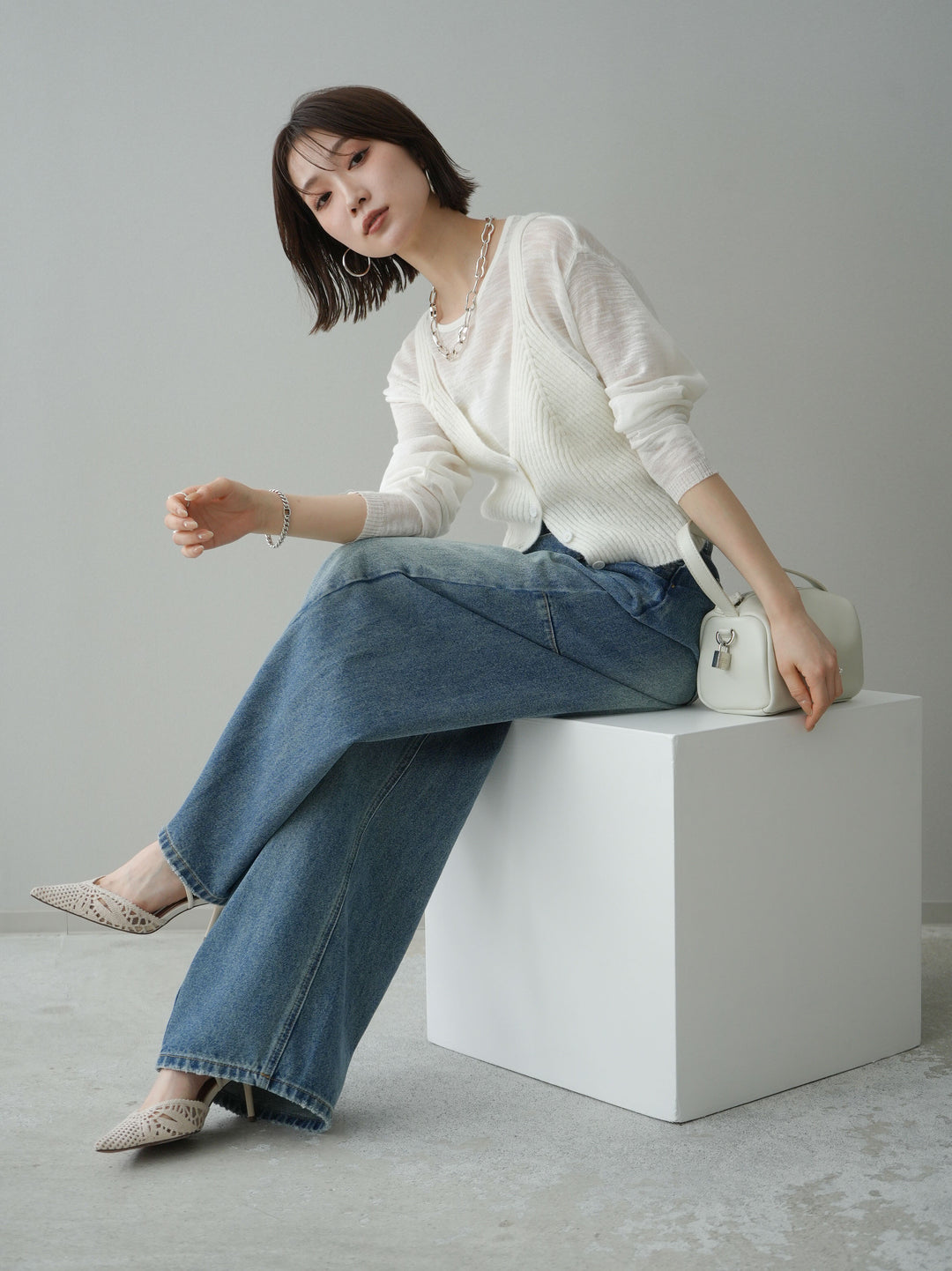 [予約]ビスチェアンサンブルシアーニット/white