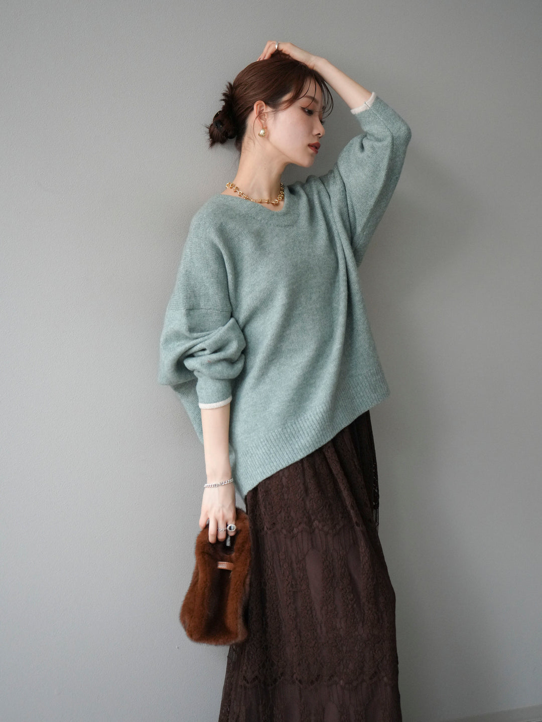 【預購】V領撞色袖針織套頭衫/薄荷綠