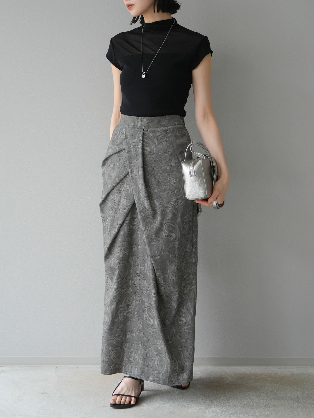 [予約]ペイズリープリントタックIラインスカート/グレー