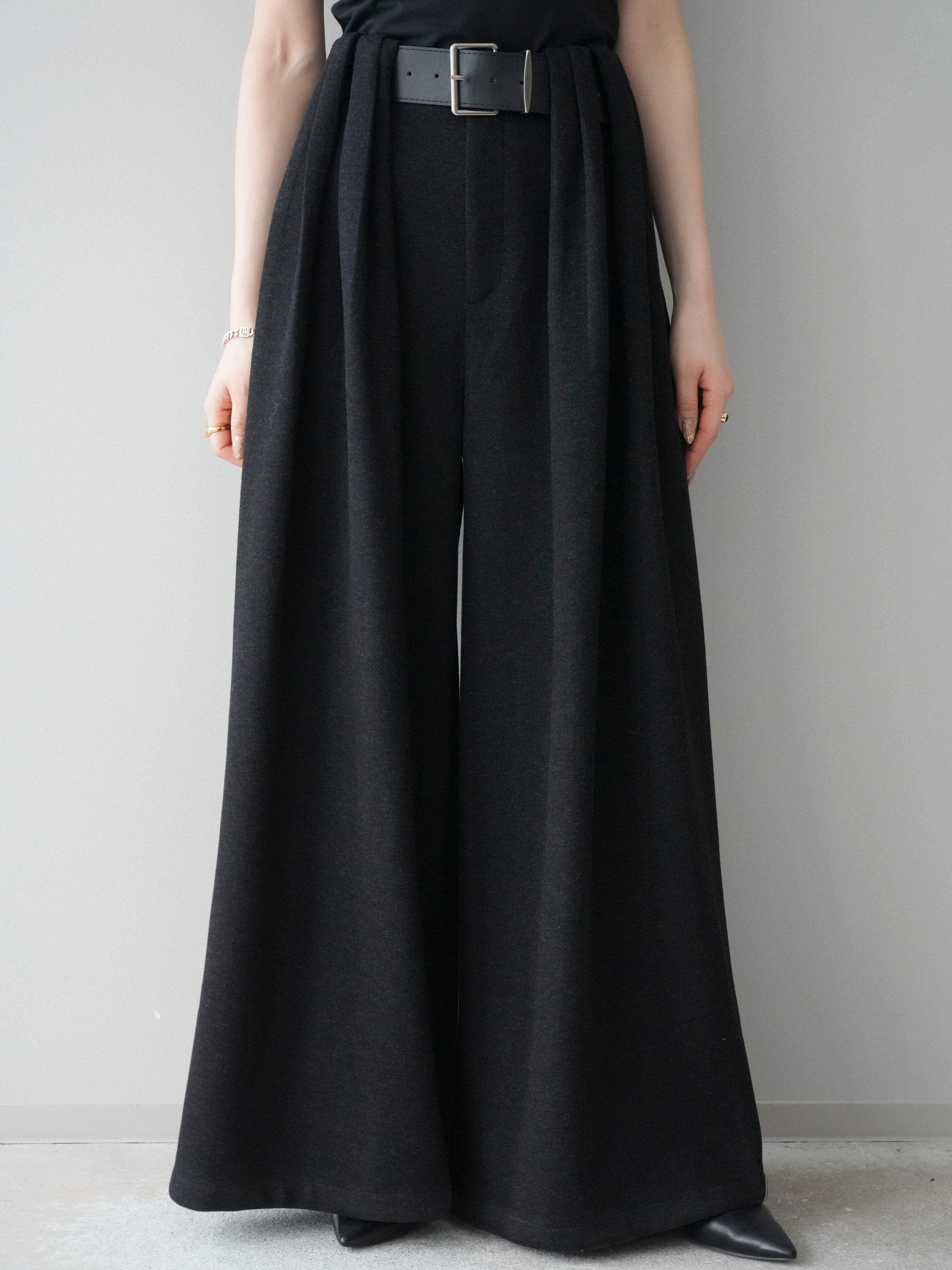 予約]ベルトデザインループウールワイドパンツ(ベルト付)/black – Lumier