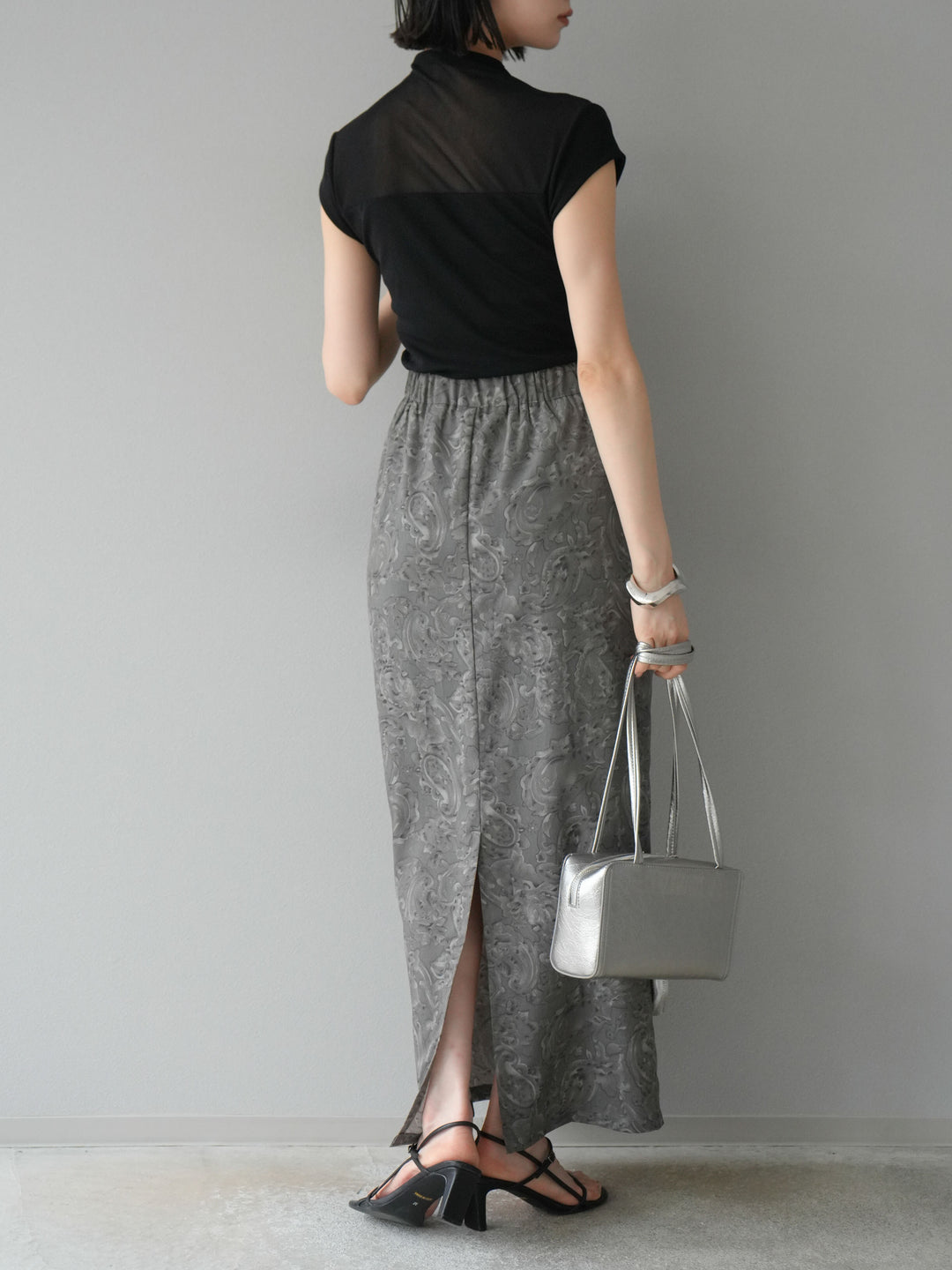 [予約]ペイズリープリントタックIラインスカート/グレー