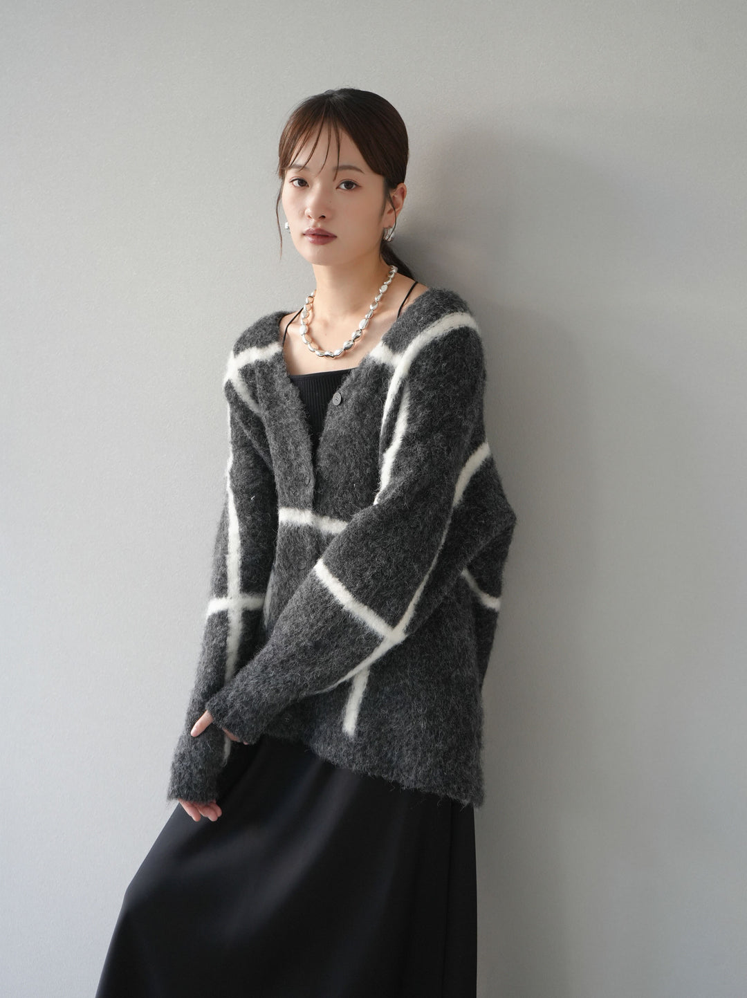 [預訂] 毛絨格紋開襟衫/炭灰