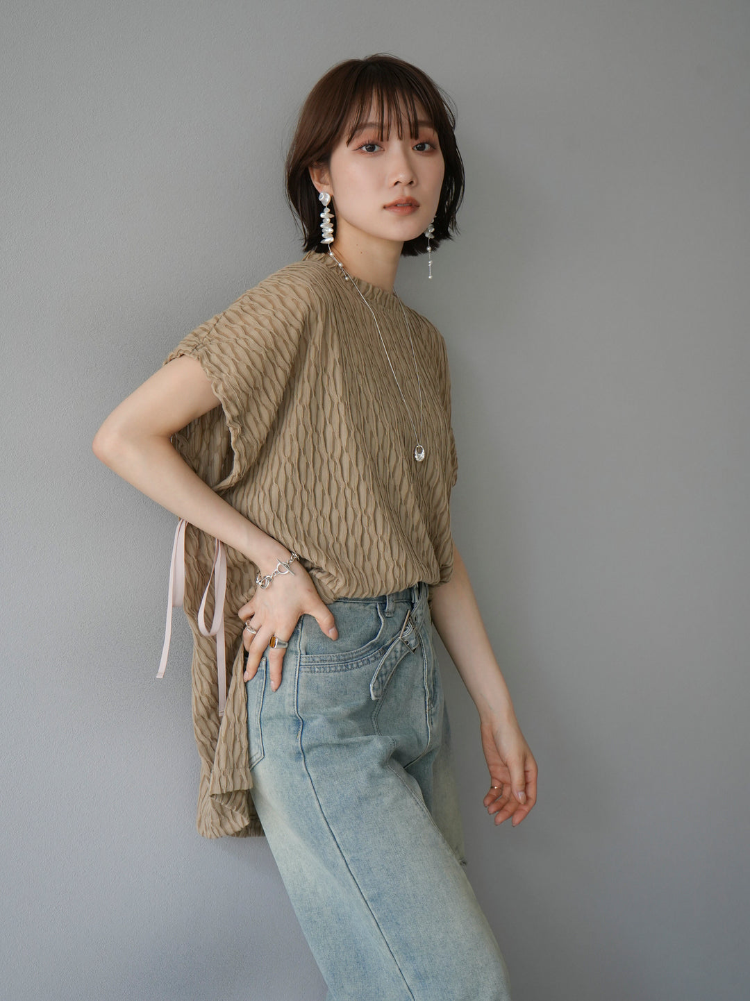 [Pre-order] Arm shirring sheer design mellow pullover/beige