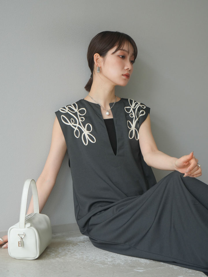 [予約]ライトポンチコード刺繍ワンピース/チャコール