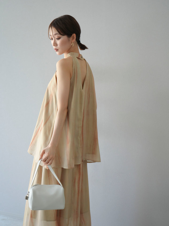 [SET] 細膩花紋V領襯衫＆喇叭裙（2套）