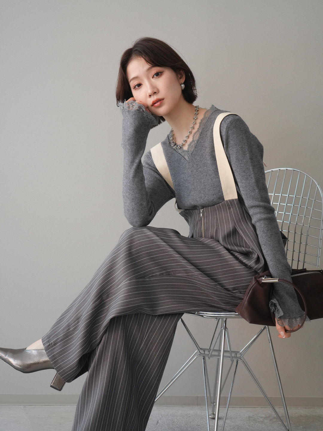 [予約]レースドッキングVネックニットトップス/gray