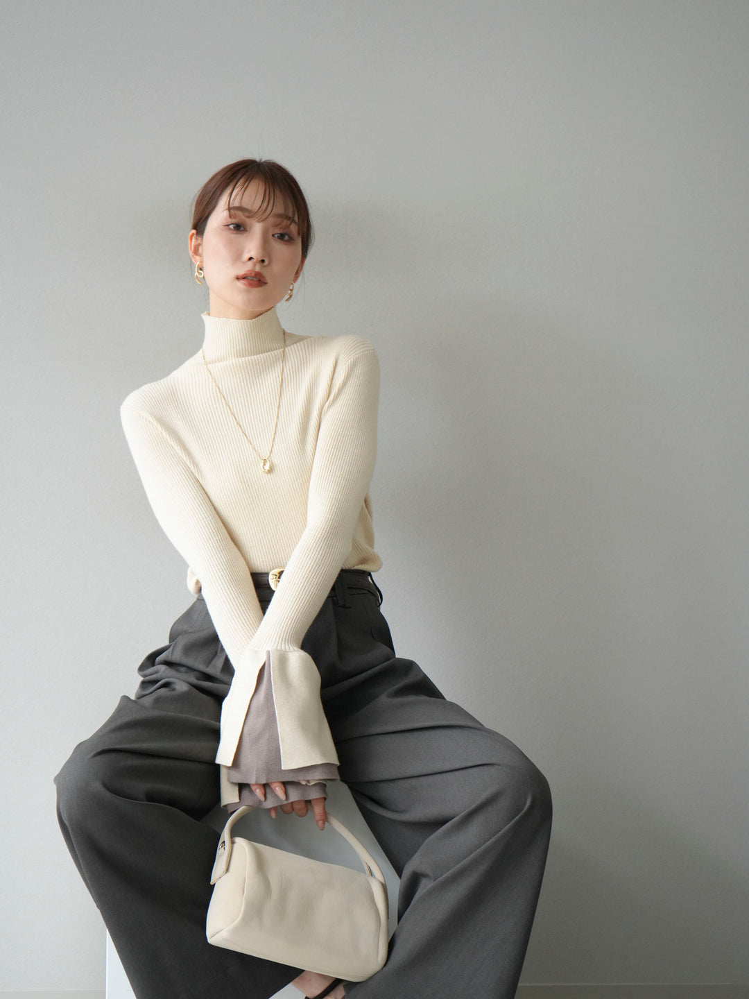 [SET] 疊層喇叭袖高領針織上衣 + 雙褶寬褲 (2 套)