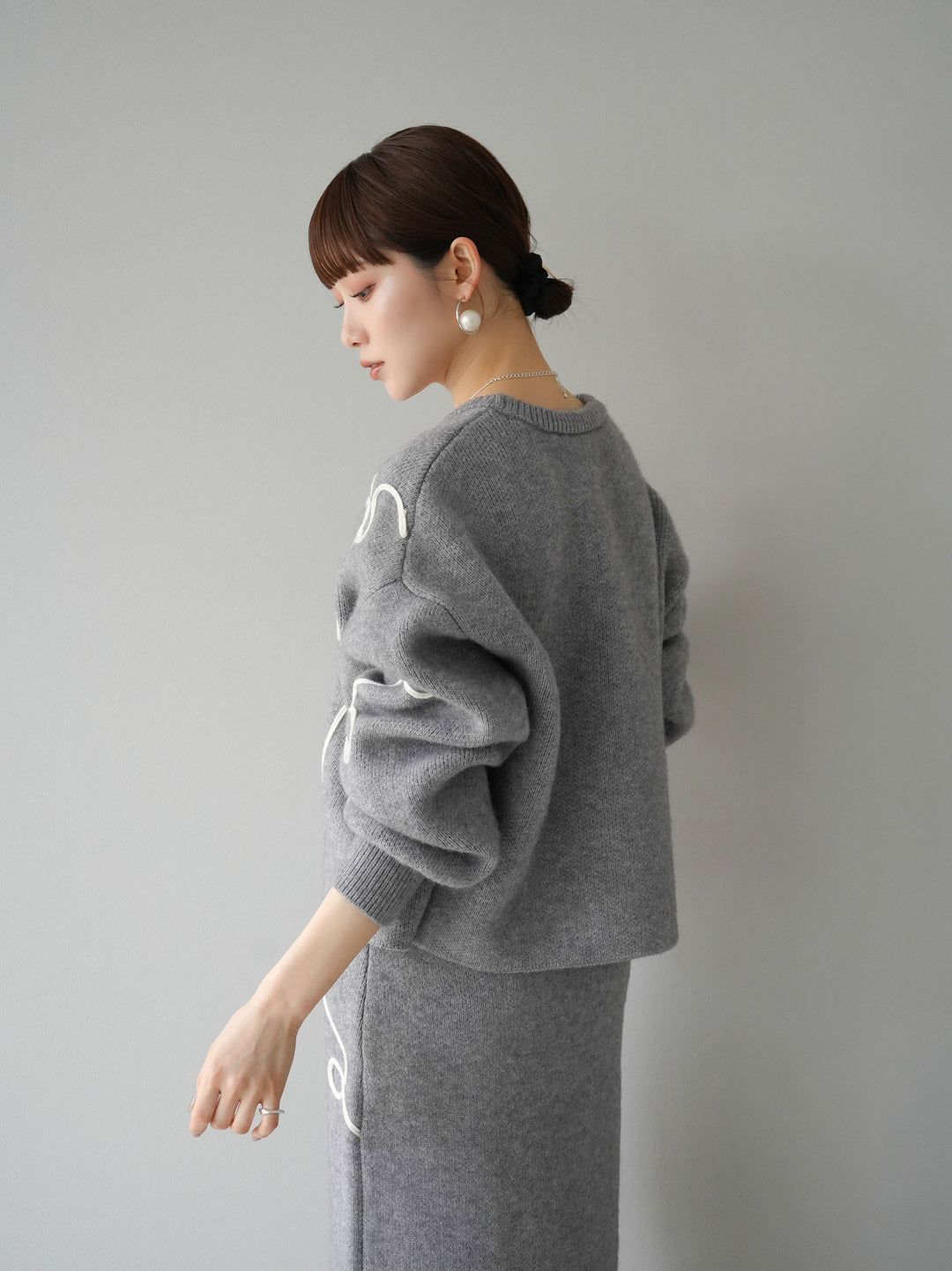 [予約]コード刺繍ルーズニットプルオーバー/グレー