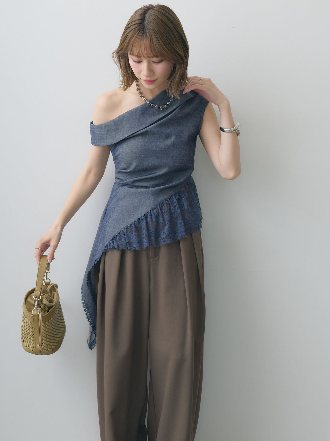 [SET]アシンメトリーラッフルレースヘムトップス+クレープデシンタックワイドパンツ(2set)