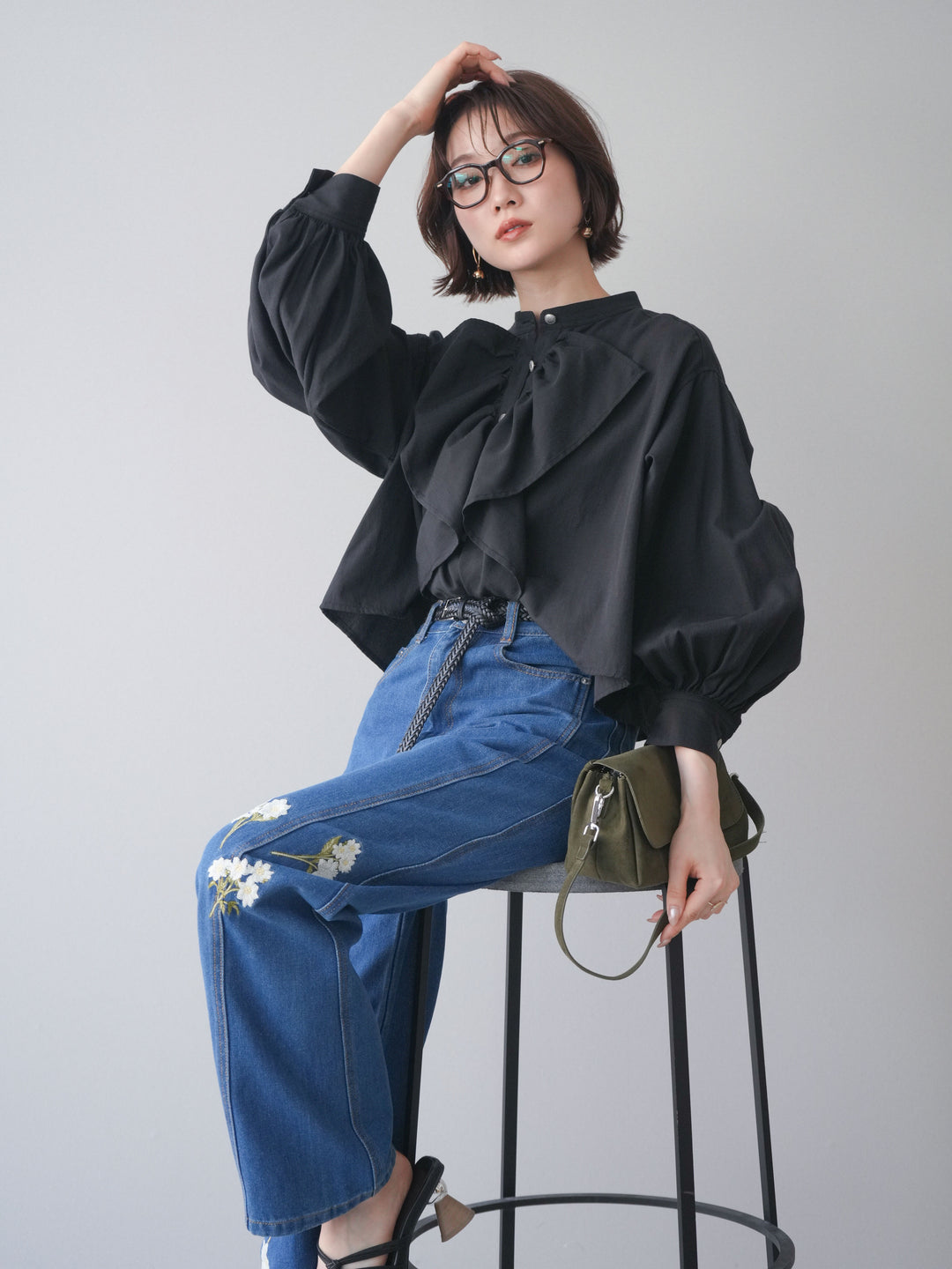 [予約]ラッフルフレアショートブラウス/black