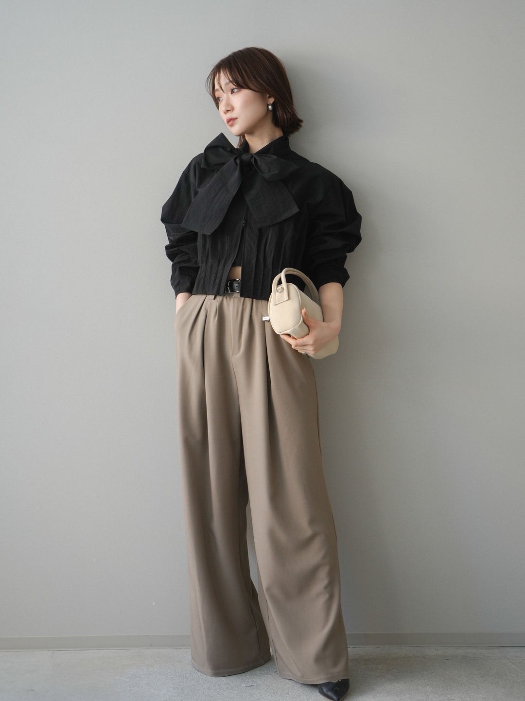 [SET]ボウタイ裾プリーツライトジャケット+ベルト付キーホルダーモチーフワイドパンツ(2set)