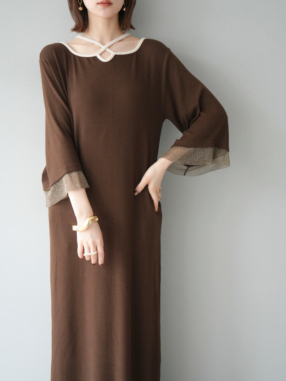 [予約]デザインネックラメシアー切替ニットワンピース/ブラウン