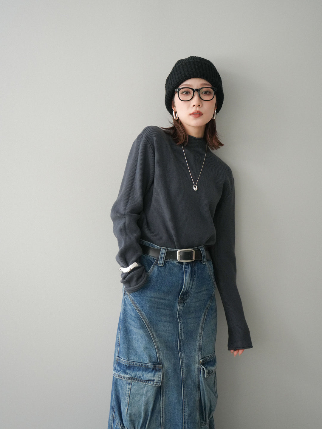 [予約]ボトルネック裾カールリブニットトップス/charcoal