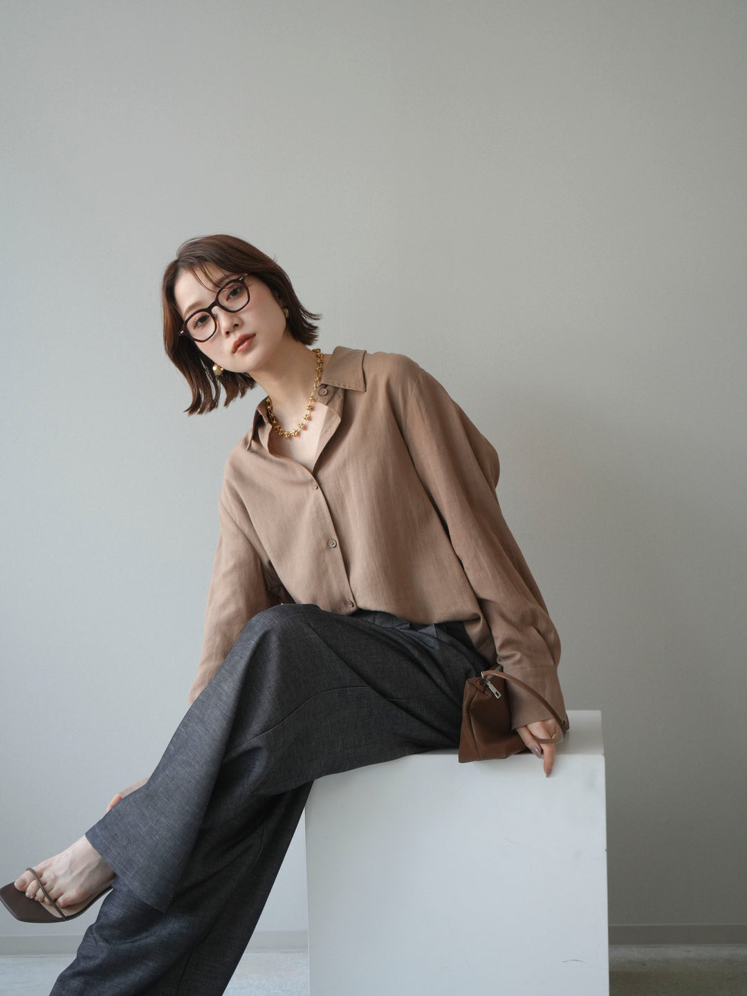 [予約]バックVレースデザインシャツ/beige