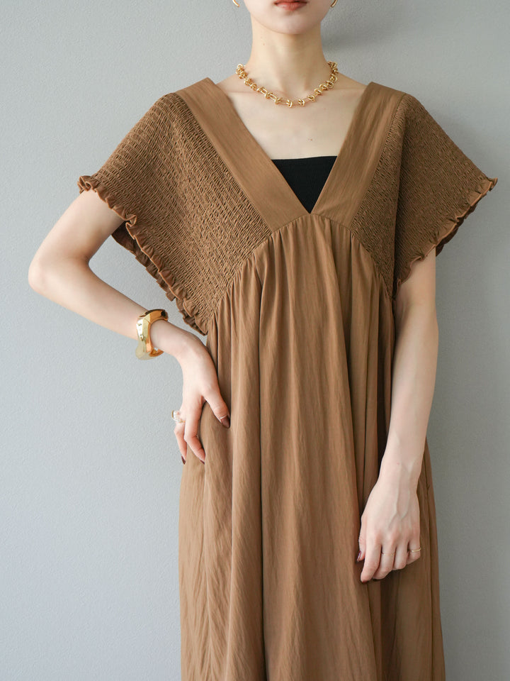 【預購】褶皺V領洋裝/米色