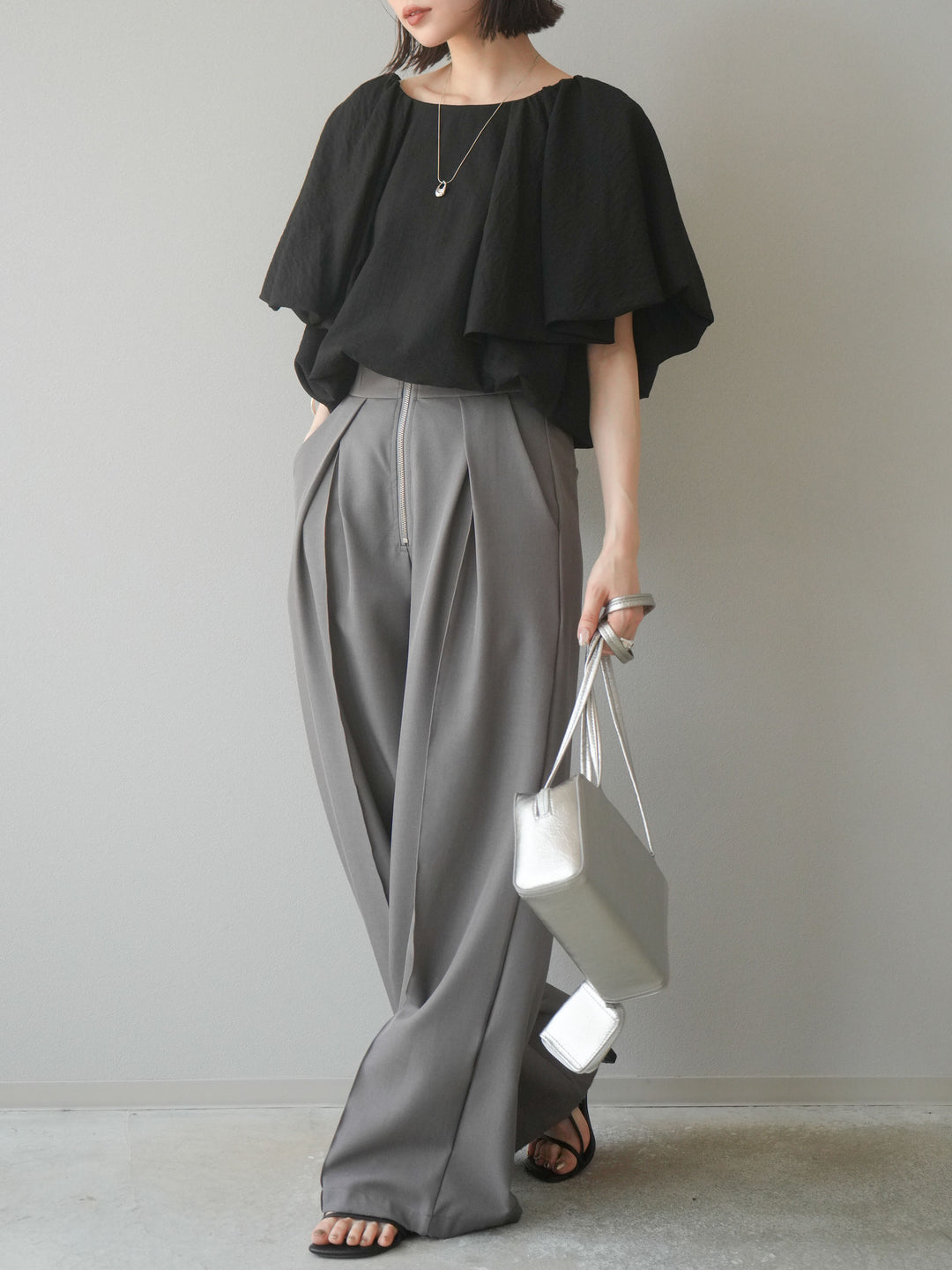[SET] 燈籠袖褶襉設計上衣 + 拉鍊褶襉寬褲 (2 套)