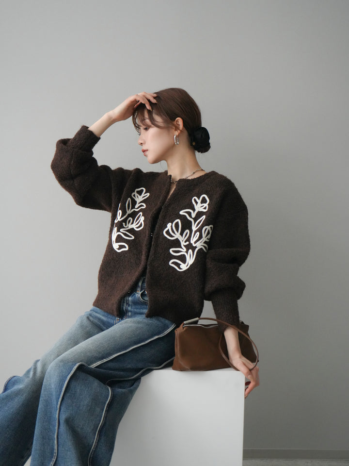 [予約]テープ刺繍ホック開きブークレニットカーディガン/darkbrown