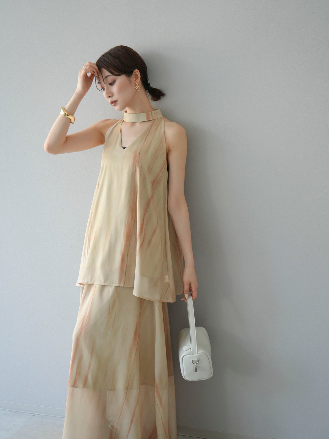 [SET] 細膩花紋V領襯衫＆喇叭裙（2套）