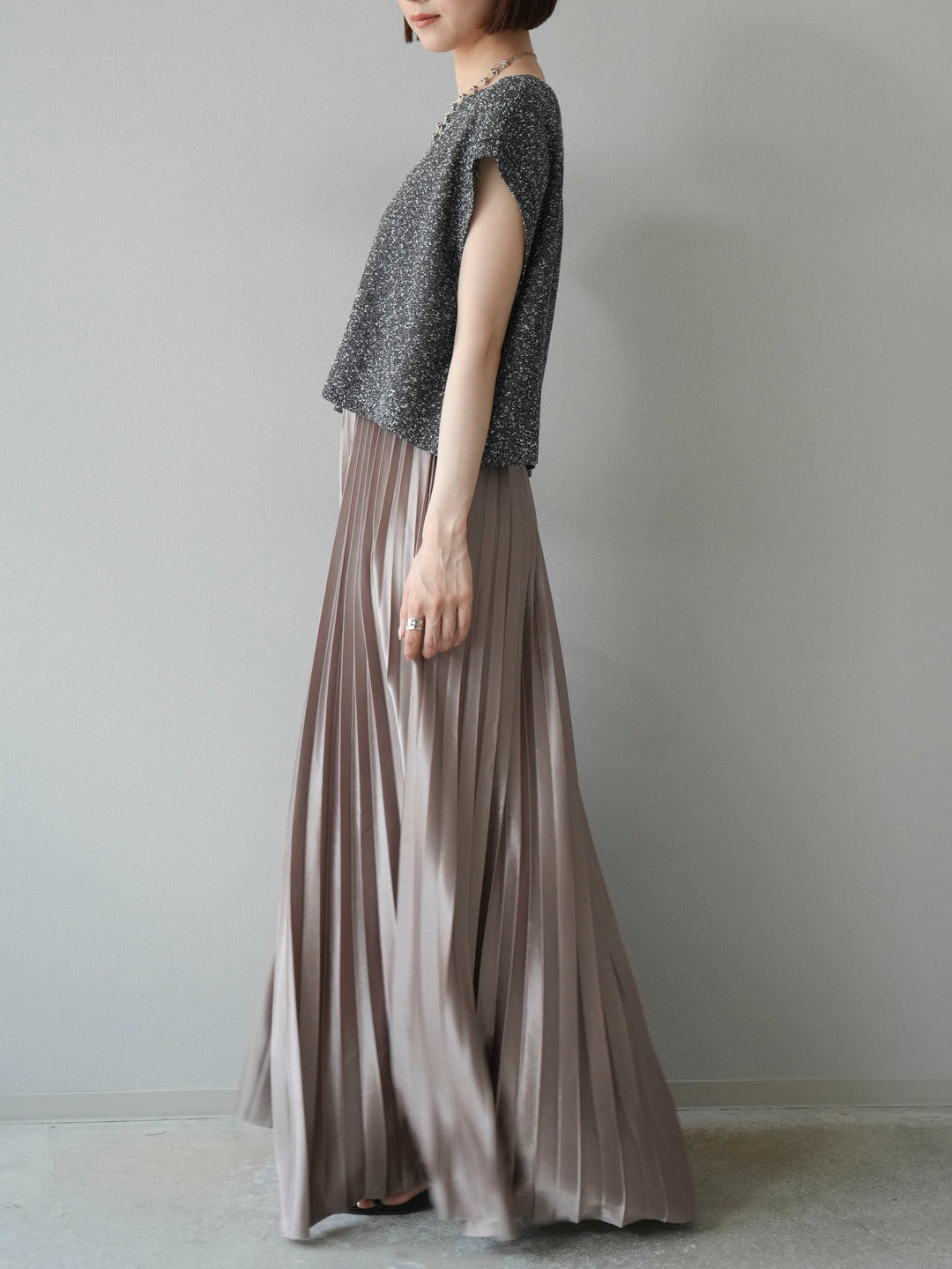 [SET]ネップヤーンクロップドニットベスト+サテンプリーツマキシスカート(2set)