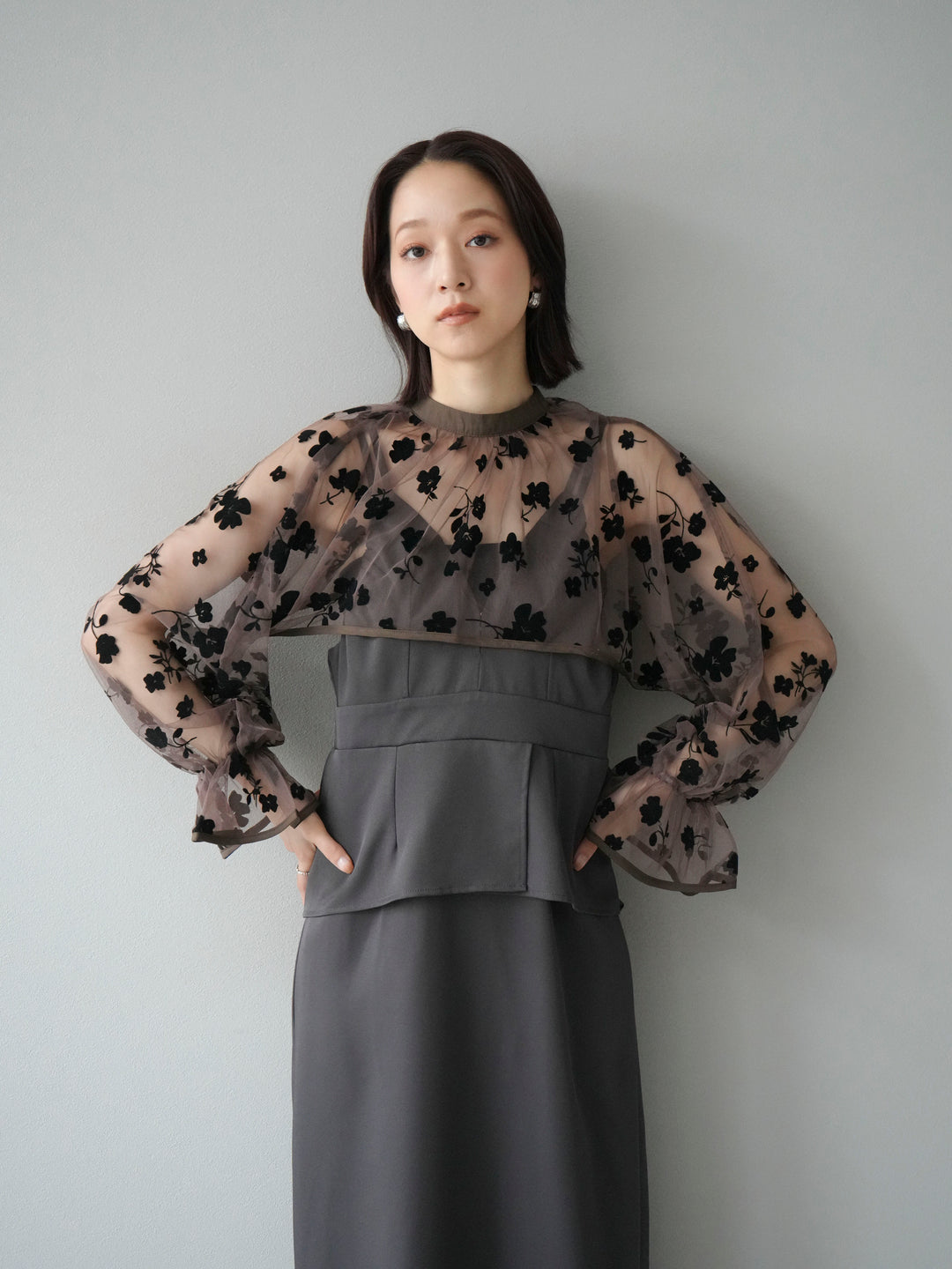 [予約]チュールフラワーフロッキーショートブラウス/ブラウン