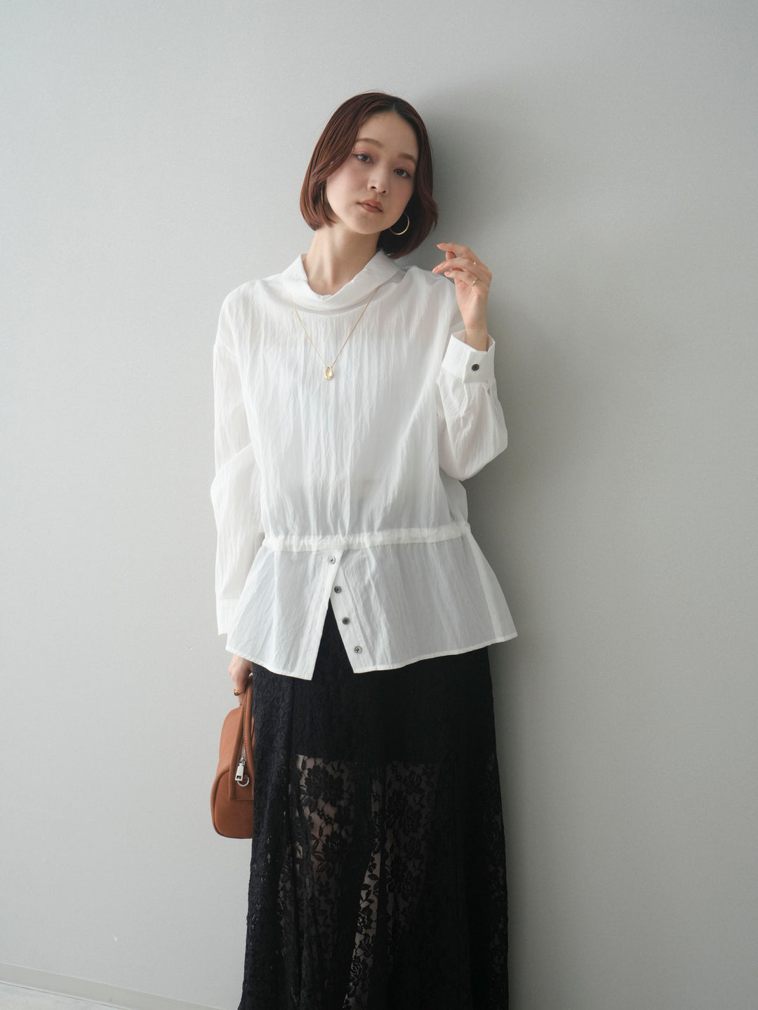 [予約]ボトルネックドロストデザインブラウス/white