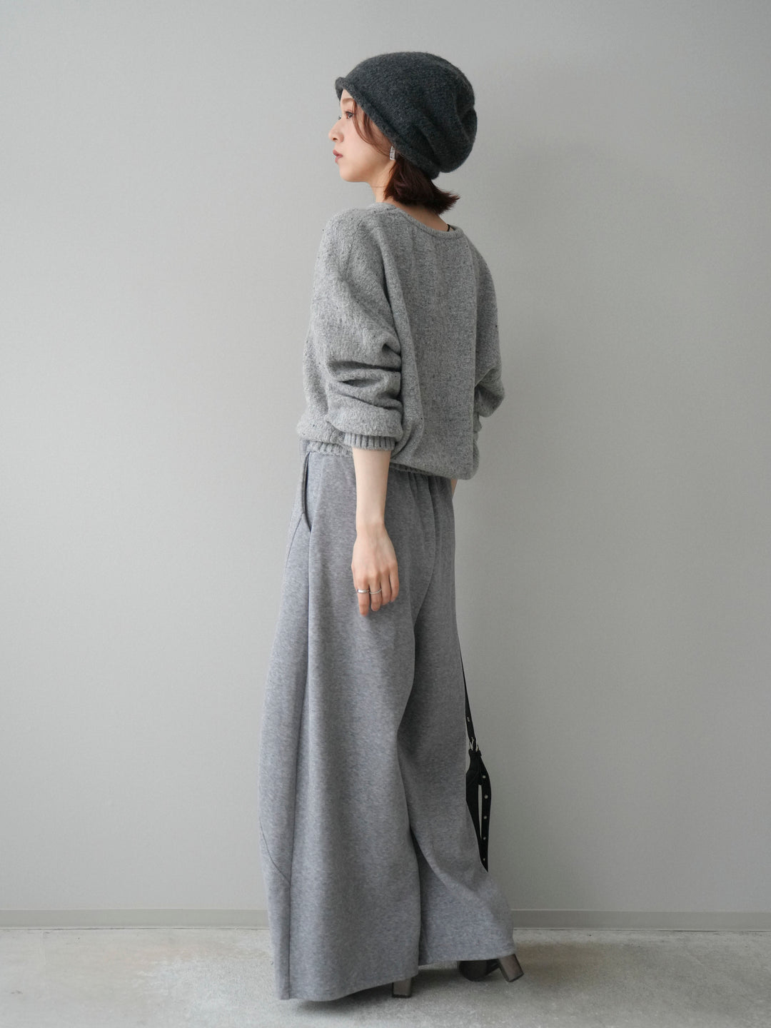 [SET]ツイストネックラメネップヤーンニットプルオーバー+ウエストベルトカーブラインスエットパンツ(2set)