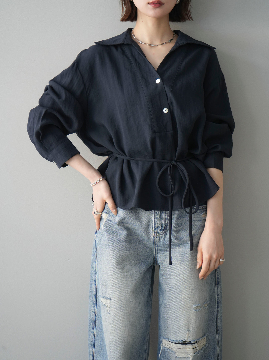 [SET]Vネック変形ラインシャツ+ダメージデニムセミワイドパンツ(2set)