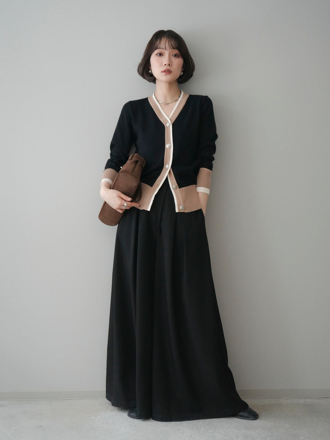 [SET]デザインボタン配色Vネックニットカーディガン+テープベルトタックバギーパンツ(2set)