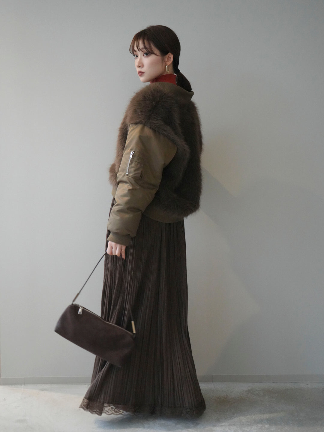 [SET]ファードッキングMA-1+袖ボタンボトルネックリブニットトップス+裾レーススウェードプリーツマキシスカート(3set)