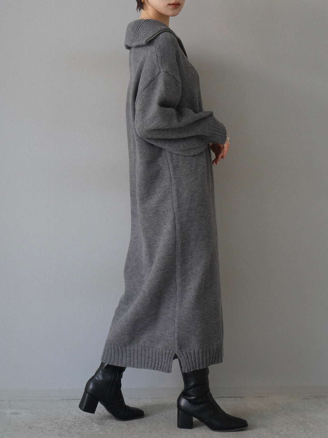 [Pre-order] High-neck zip knit dress/gray