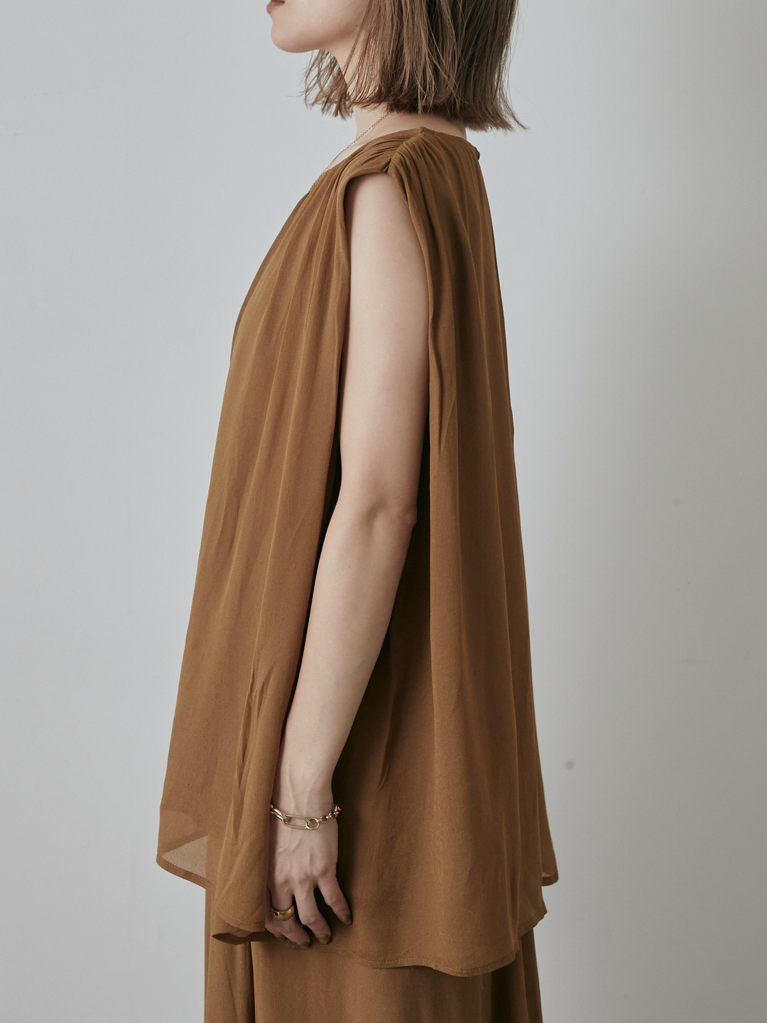 [予約]シアータックショルダーブラウス/ベージュ