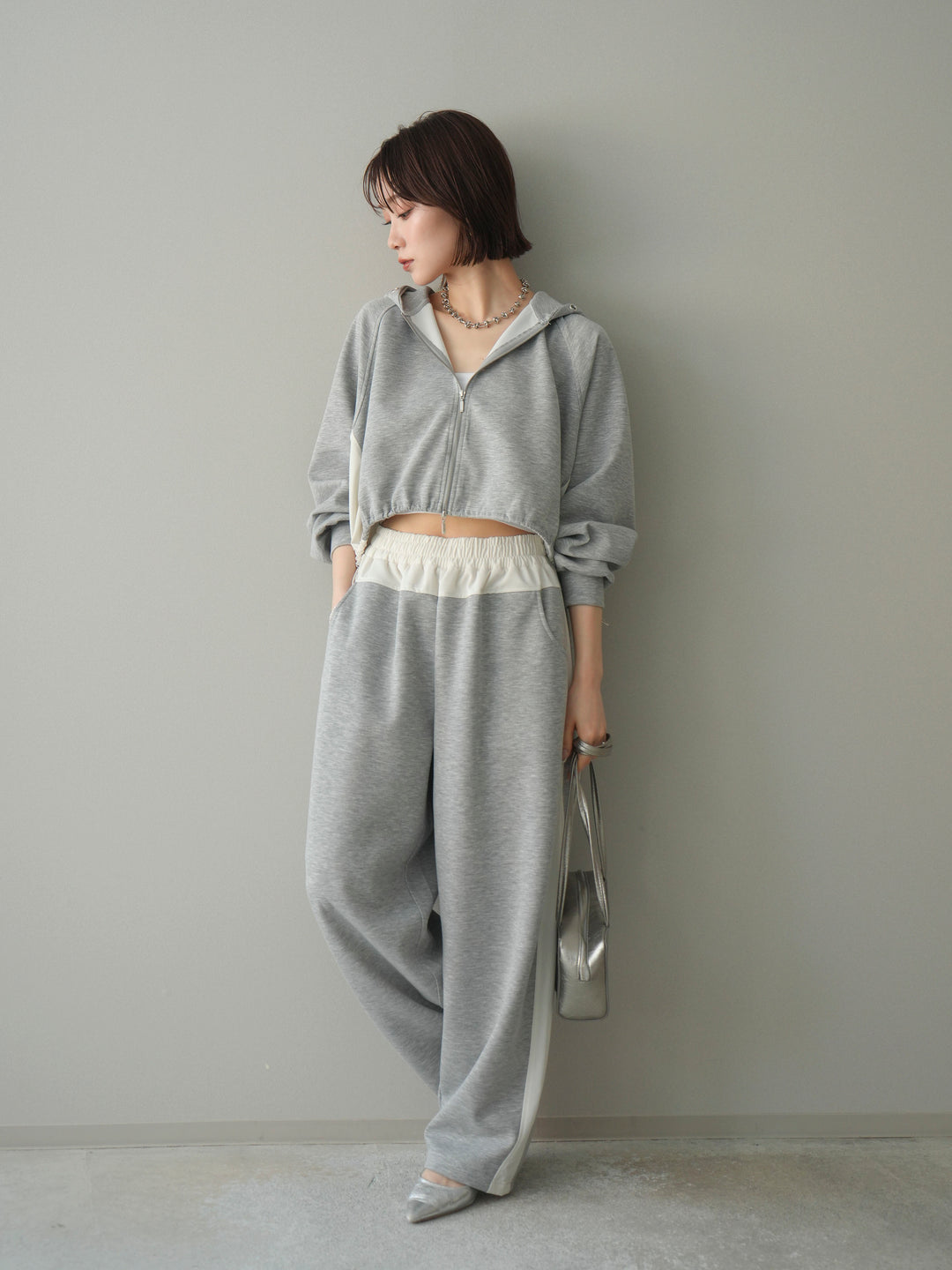[SET]バイカラー異素材ライトポンチクロップドZIPフーディー+バイカラー異素材サイドラインライトポンチパンツ(2set)