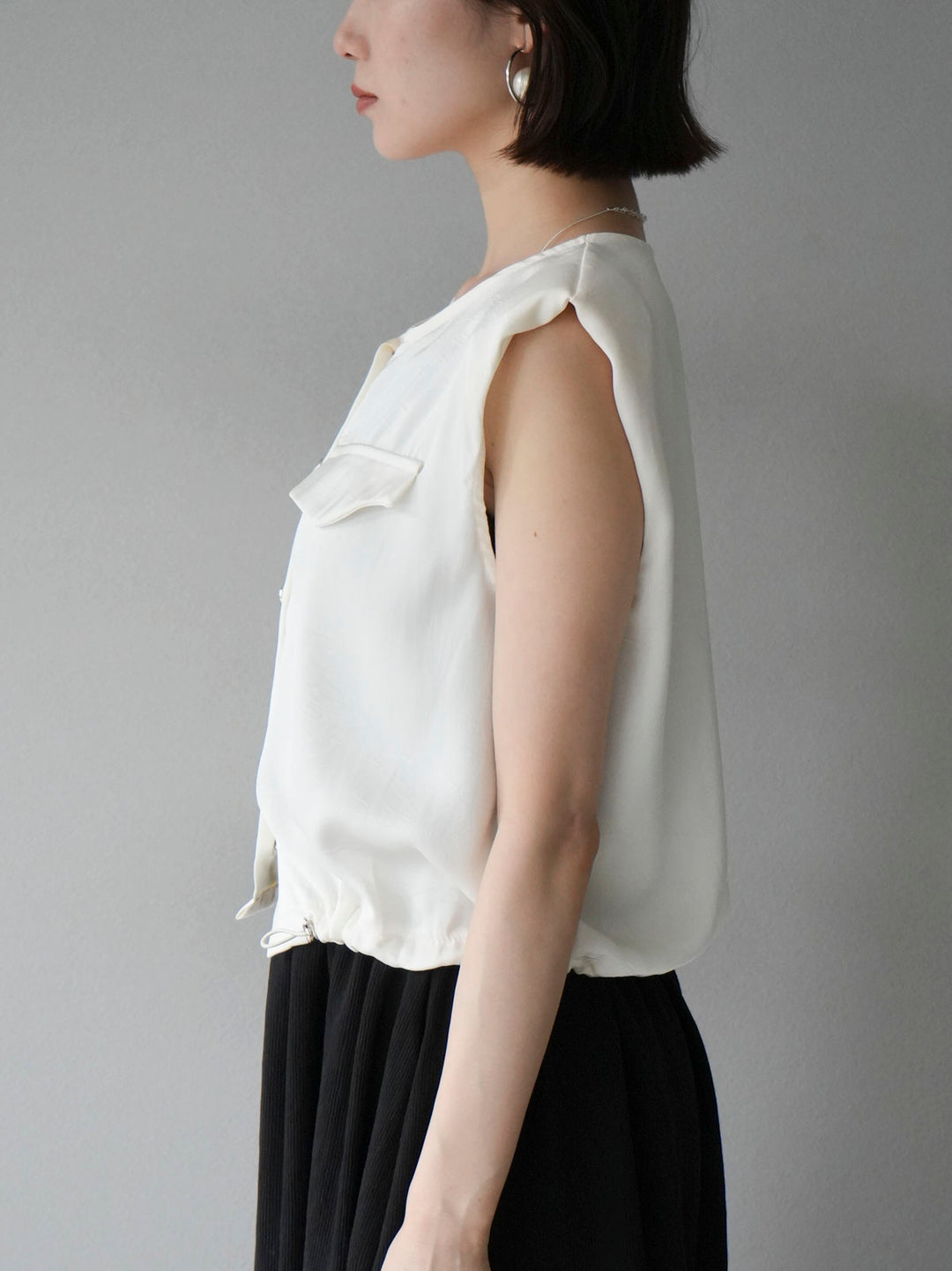 [Pre-order] Satin Drawstring Sleeveless Blouse/Ivory