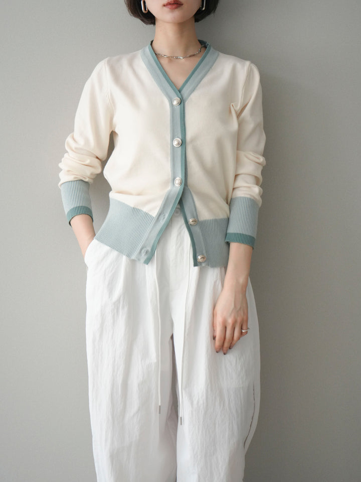 [予約]デザインボタン配色Vネックニットカーディガン/offwhite