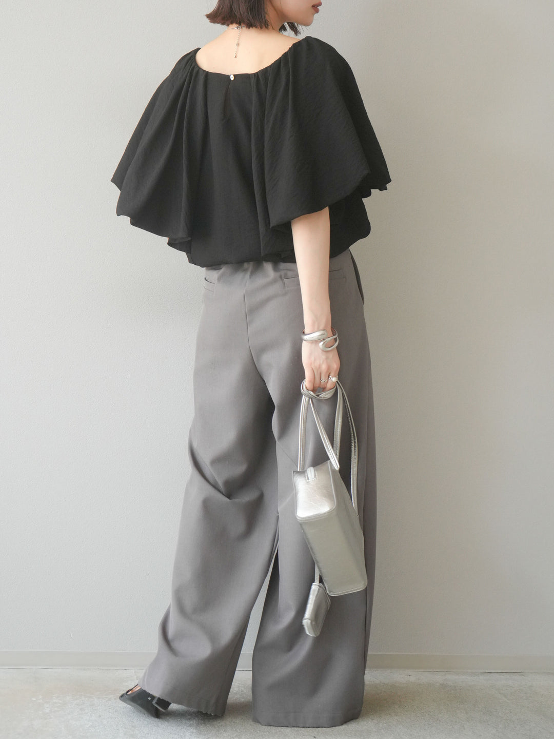[SET] 燈籠袖褶襉設計上衣 + 拉鍊褶襉寬褲 (2 套)