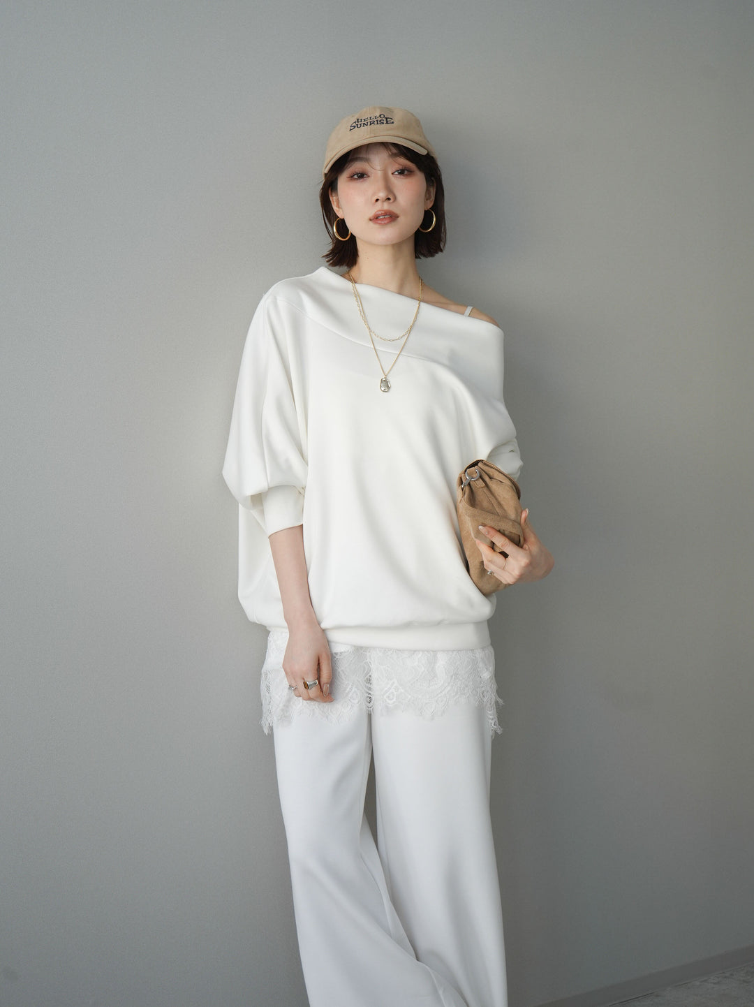 [予約]アシンメトリーオフショルポンチプルオーバー/white