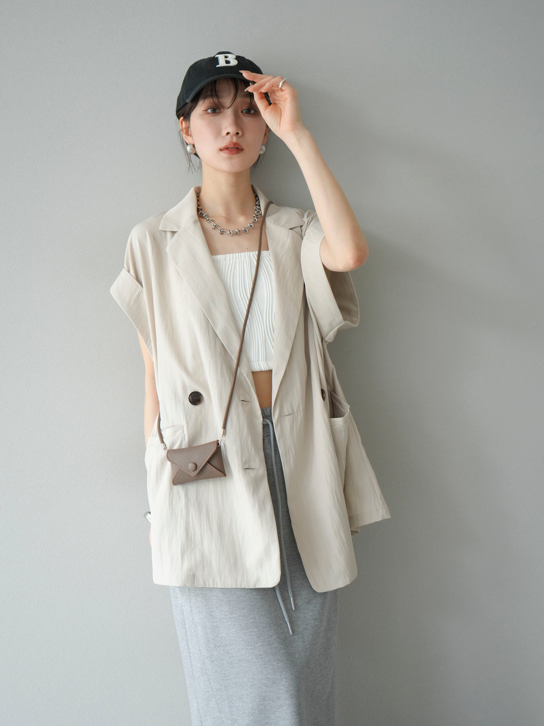 [SET]リネンライクノースリーブダブルジレ+ウェーブパイピングカップ付ベアキャミソール(2set)