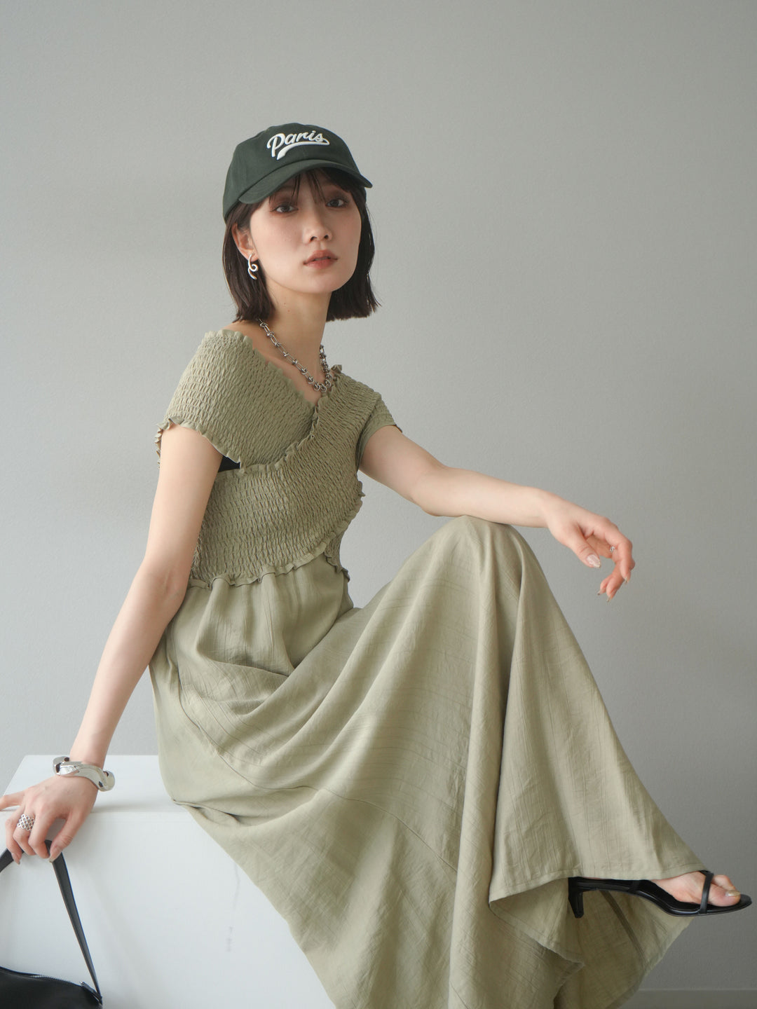 [予約]シャーリングクロスワンピース/グレージュ