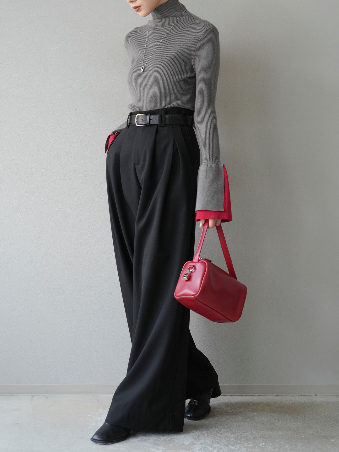 [SET] 疊層喇叭袖高領針織上衣 + 雙褶寬褲 (2 套)