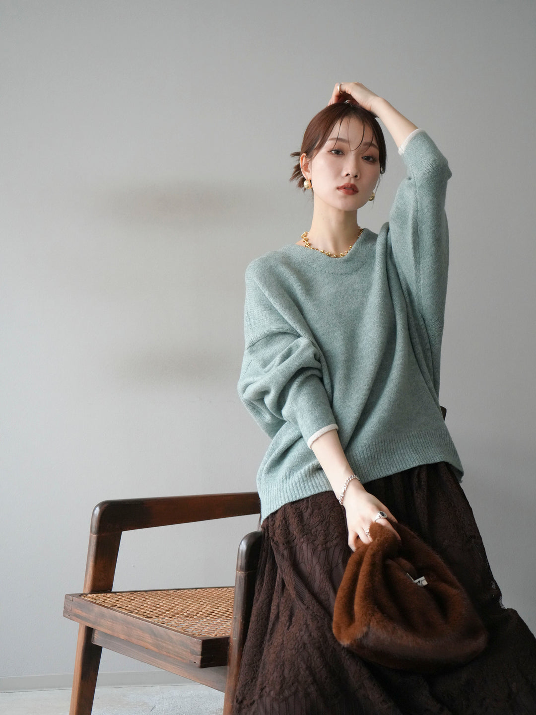 【預購】V領撞色袖針織套頭衫/薄荷綠