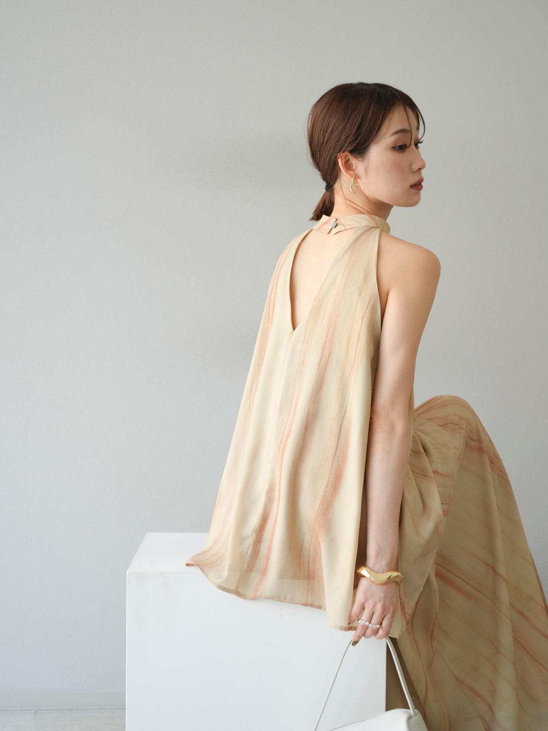 [SET] 細膩花紋V領襯衫＆喇叭裙（2套）