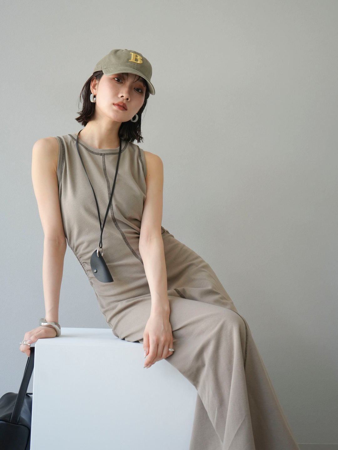 [予約]ウエストオープンステッチカットワンピース/ベージュ