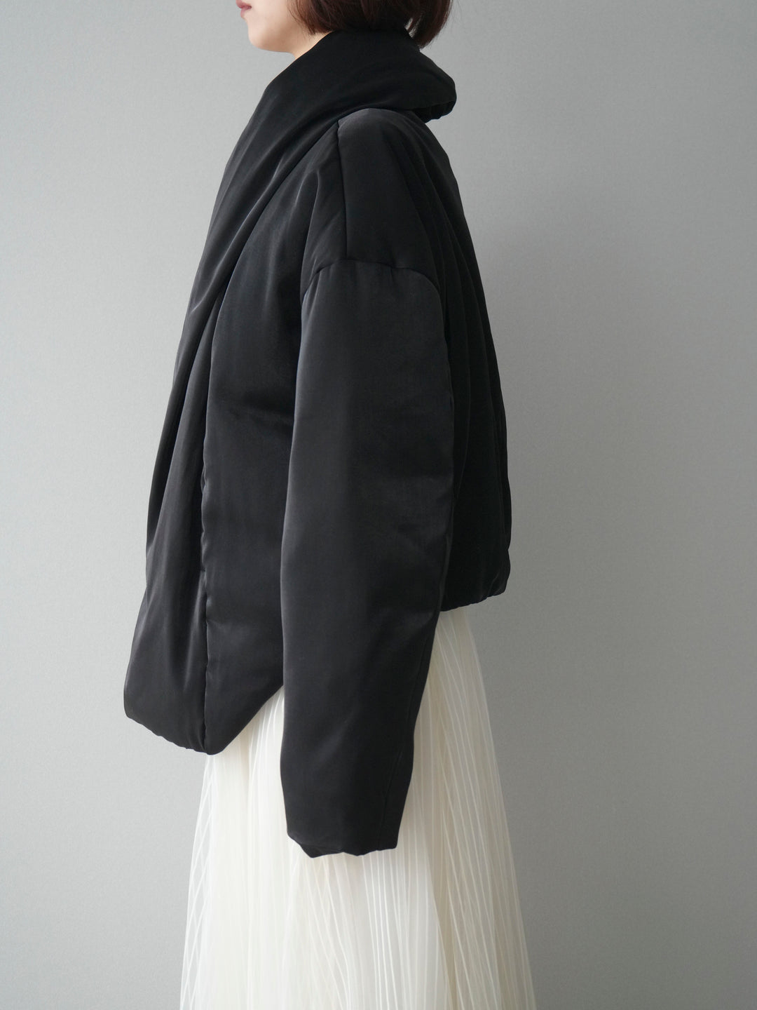 [20%オフ]シャイニーアシンメトリーダウンジャケット/black