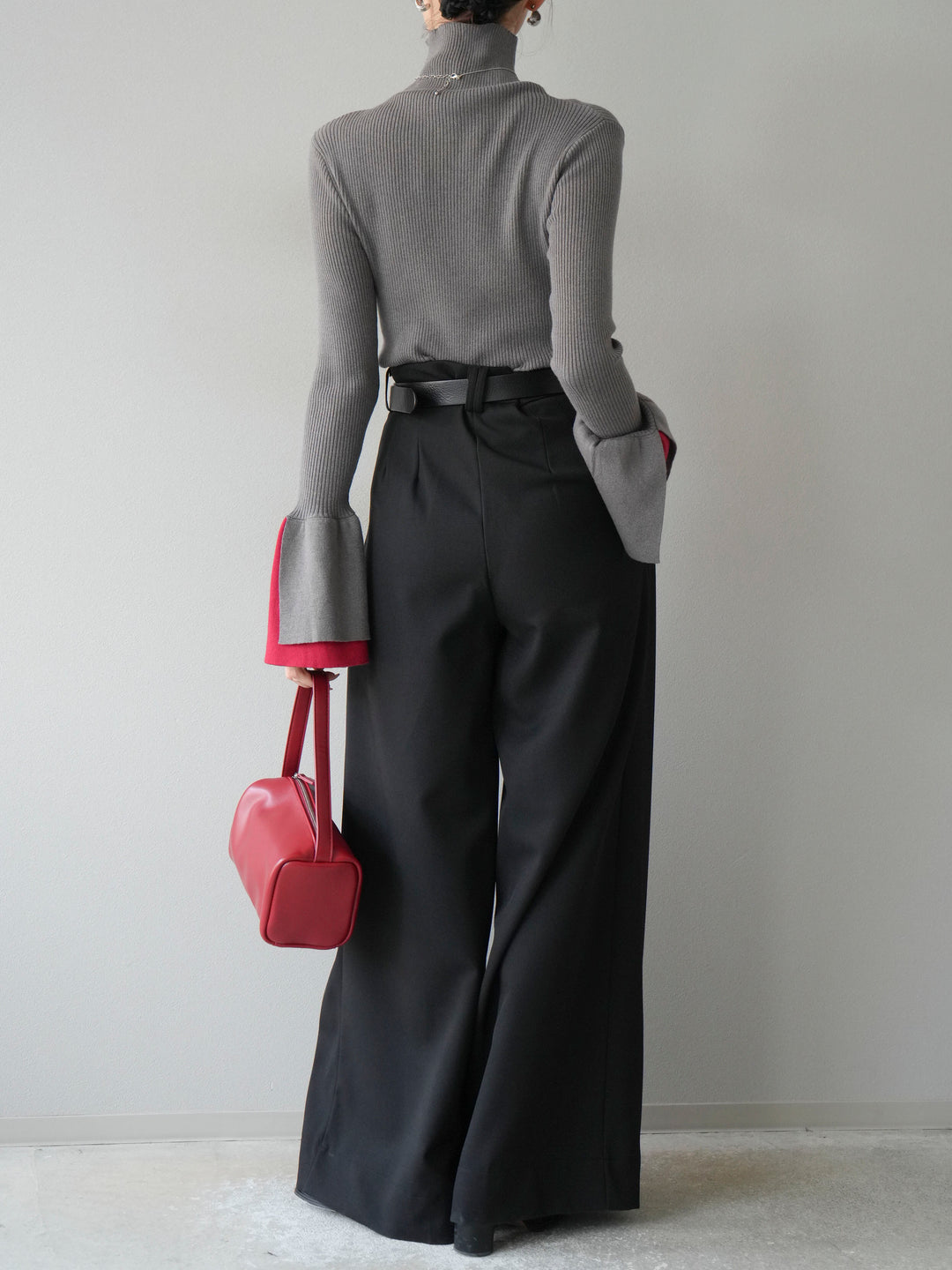 [SET] 疊層喇叭袖高領針織上衣 + 雙褶寬褲 (2 套)