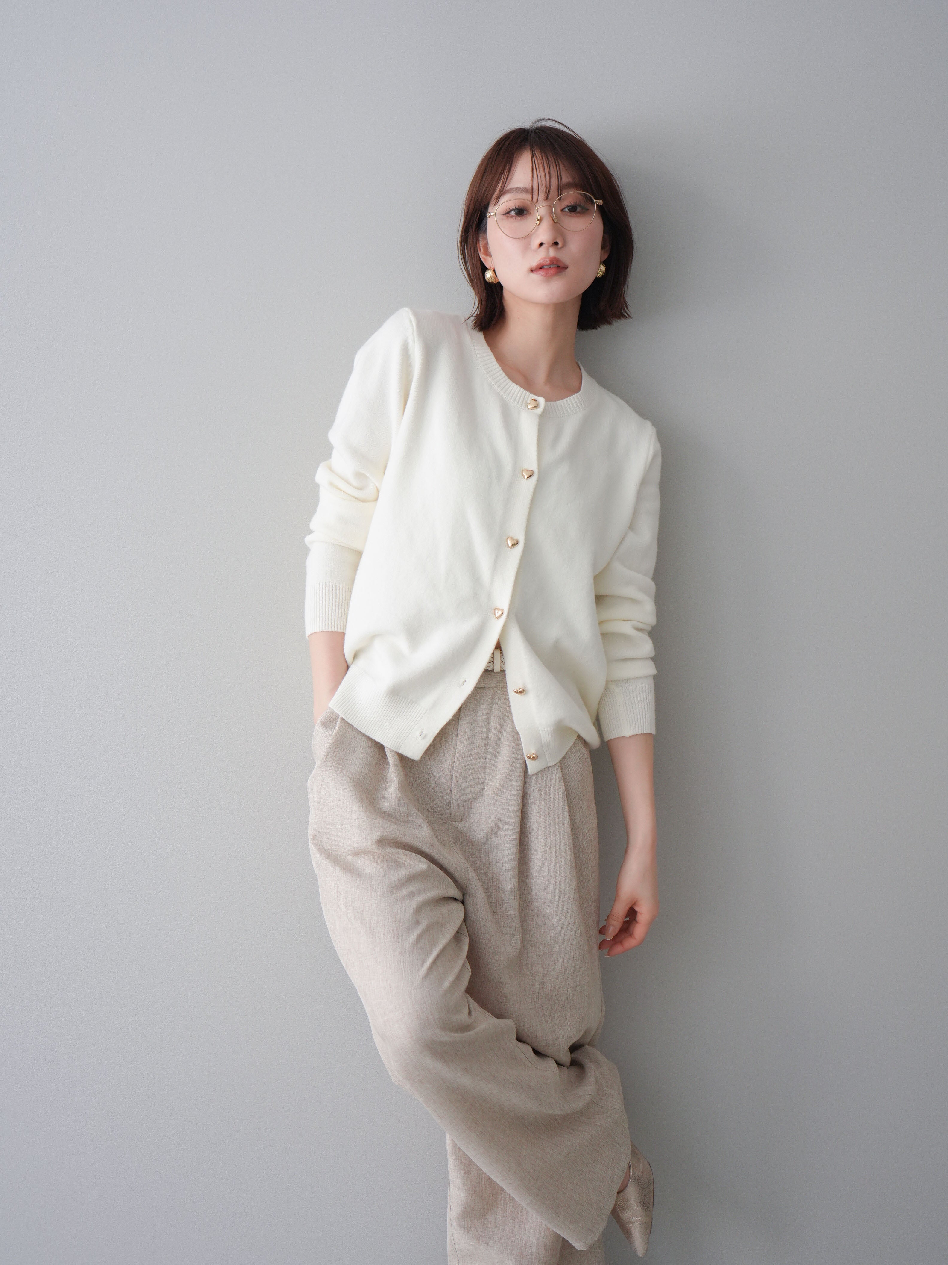 予約]ハートボタンニットカーディガン/white – Lumier