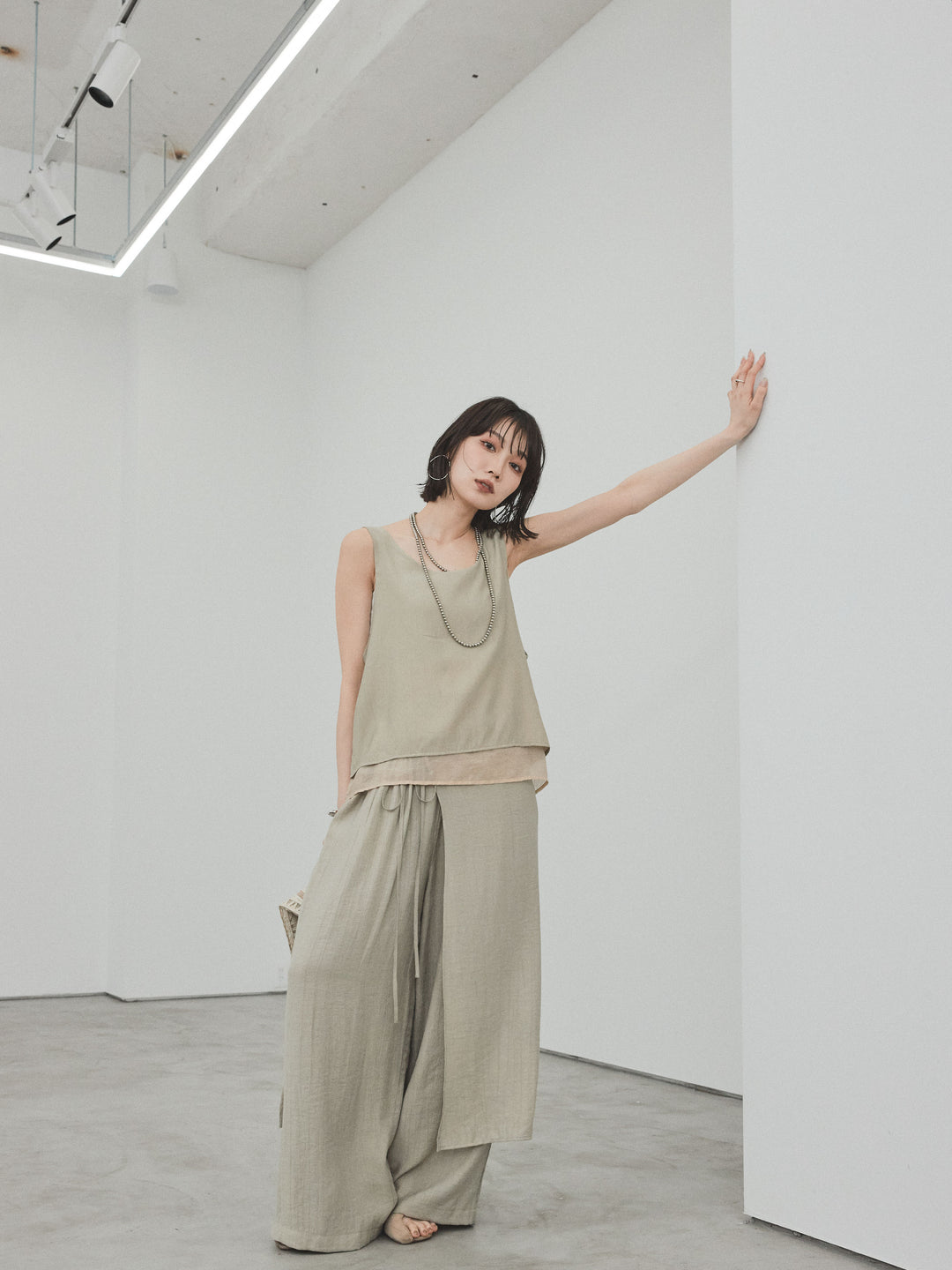 [SET] 洗衣機緞面透明層疊背心 + 洗衣機緞層疊裙褲 (2set)